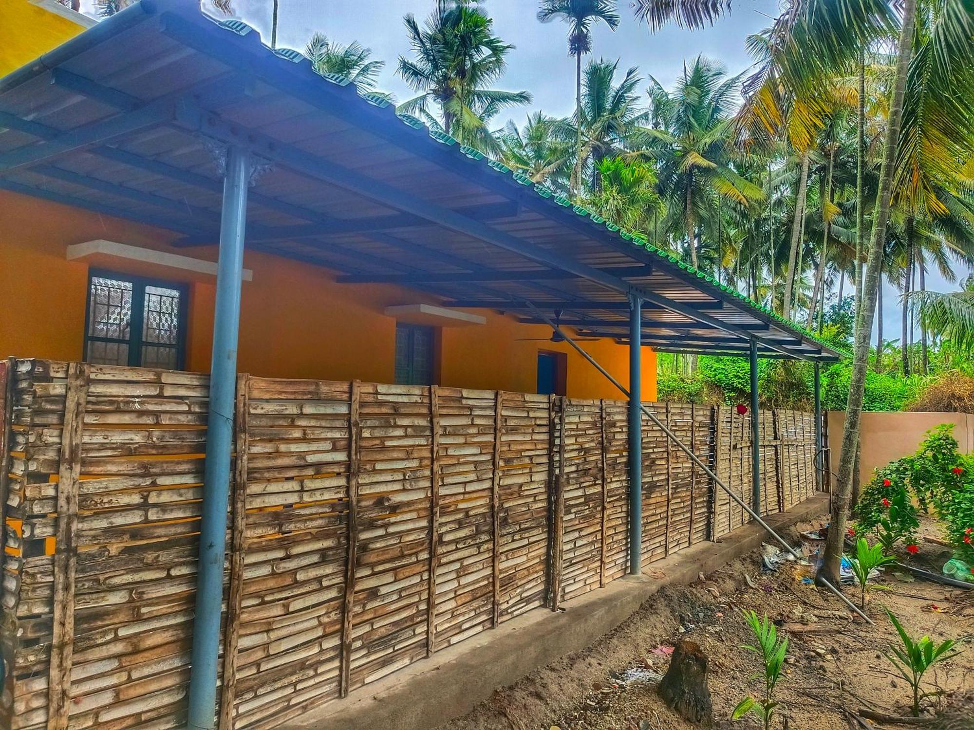 Shivalaya Farmstay Located Amdist Coconut Farm With River Access Near Isha,Adiyogi,Siruvani Alandurai ภายนอก รูปภาพ